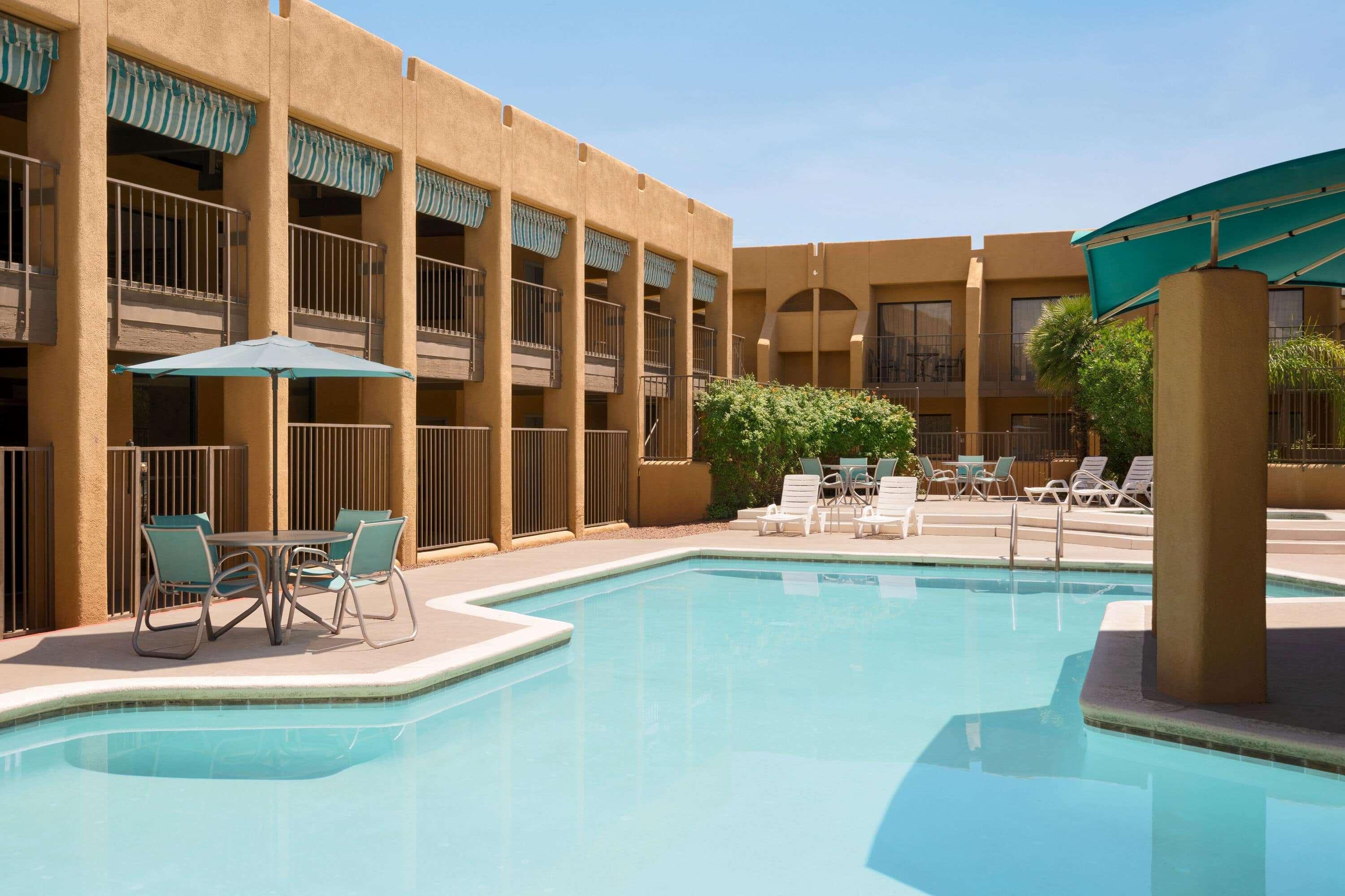 מלון Drexel Heights Ramada By Wyndham Tucson Airport מראה חיצוני תמונה